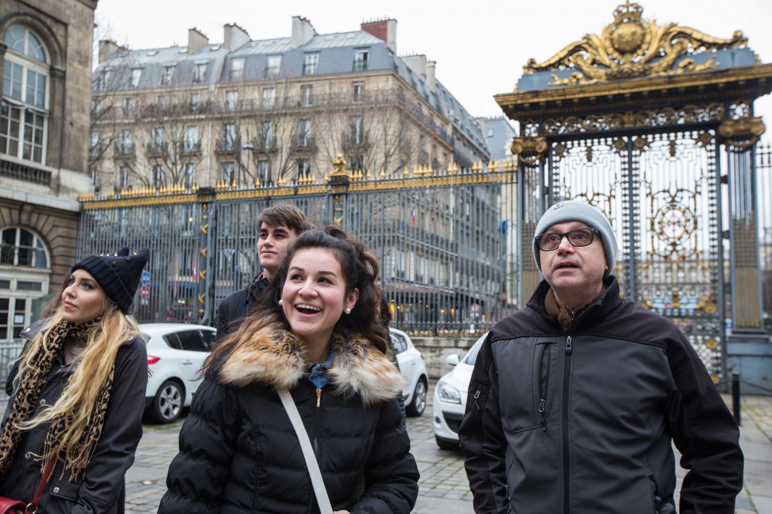 <a href='http://rzge.ngskmc-eis.net'>全球十大赌钱排行app</a>学院法语教授Pascal Rollet带领学生们到巴黎游学.